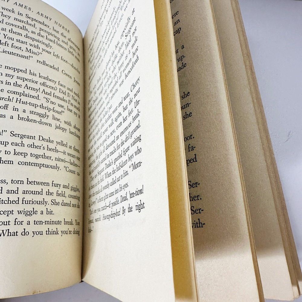 Vintage 1944 Cherry Ames,‎ Chief Nurse Hardcover by Helen Wells - Picture 5 of 6